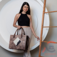 Kulit sapi asli untuk wanita, tas Tote Bohemian Buckstitch kulit sapi, dompet ukiran tangan gaya Barat