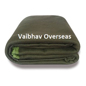 Couvertures molletonnées d'hôpital légères de haute qualité couvertures molletonnées médicales anti-pilules finies - Product Image 5