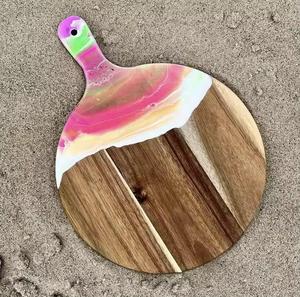 Tabla de Cortar Queso Estilo Clásico, Herramienta de Resina y Madera, Diseño Creativo de Olas Oceánicas - Product Image 1