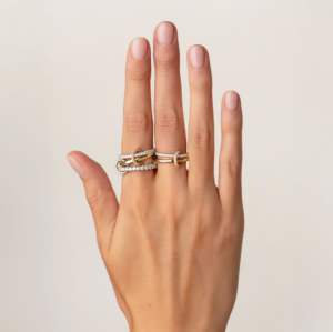 Bague connectée en or massif 18 carats à maillons multiples personnalisée Bague en diamant Moissanite imbriquée Bague de déclaration d'éternité Cadeau pour maman - Product Image 2