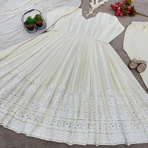 El último vestido Anarkali de diseñador de FabZone Faux Georgette con bordado pesado Secuencia DE TRABAJO Ropa india y pakistaní - Product Image 2