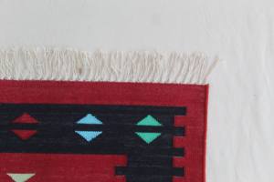 Alfombra de algodón hecha a mano de estilo bohemio para sala de estar y dormitorio fabricante indio - Product Image 2