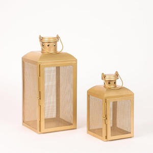 Linternas de velas de cuerpo de metal de color dorado con color y tamaño personalizados para Navidad Linternas de velas de metal de diseño premium - Product Image 1