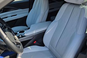 SUPER OFERTA 2023 CA-DIL-LAC LY-RIQ R-W-D TRANSMISIÓN AUTOMÁTICA ASIENTOS DE CUERO CILINDROS V6 - Product Image 2