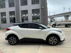 Toyota C-HR 2021 con Interior de Cuero Oscuro, Motor Turbo y Tracción Delantera - Product Image 2