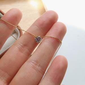 Collana Solitario con Diamante CZ Singolo Galleggiante in Oro, Impermeabile e Inossidabile, per Uso Quotidiano, Girocollo Delicato con Strass per Stratificazione - Product Image 1