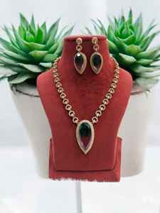 Mariage de luxe pour femmes Kundan ensemble de mariée Moissanite et collier en pierre de cristal avec placage à l'or bijoux de mode fantaisie - Product Image 4