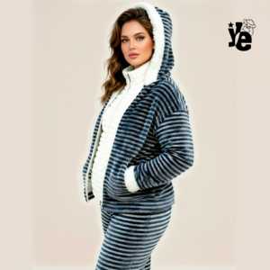 Ensemble de pyjama rayé respirant en spandex pour femme, avec sweat à capuche et pantalon chaud à taille élastique, logo personnalisé, grandes tailles, imprimé hiver, ODM - Product Image 2