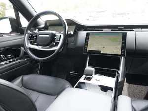 P530 Autobiography LWB AWD 2024 con Bajo Kilometraje, Llantas de Aleación, Asientos de Cuero, Navegación y Tercera Fila de Asientos - Product Image 4