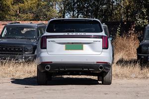 SUV Usada Inteligente y Confortable de 7 Asientos, Automática, con Volante a la Izquierda, Pantalla Giratoria de 15.6 Pulgadas, ADAS Avanzado L2.5 - Product Image 4