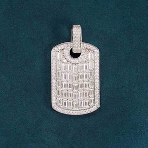 Colliers en or 14 carats avec pendentif plaque militaire en moissanite taille baguette et diamants - Product Image 6