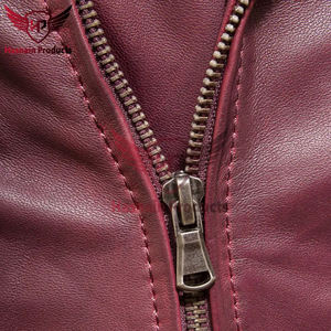 Chaqueta de motorista de invierno personalizable para hombre en cuero Burdeos genuino estilo High Street con excelente material para un aspecto elevado - Product Image 4