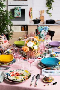 Set di posate in acciaio inossidabile resistente da 24 pezzi, finitura a specchio, design floreale multicolore country di Excelsa - Product Image 4