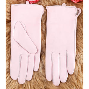Guantes de moda de cuero de diseño moderno de alto rendimiento Tela elegante y cómoda para uso diario durante el invierno - Product Image 3
