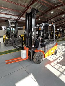 Montacargas Diésel Nuevo de 2 Toneladas con Tracción en las Cuatro Ruedas para Uso en Interiores, con Mástil de 2/3 Etapas, Transpaleta Eléctrica en Venta - Product Image 1