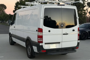 Vehículo Usado a Precio Accesible - Volante a la Izquierda |   Volante a la derecha |   Mercedes-Benz Sprinter 2500 de 2013 - Product Image 3