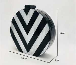 Pochette ronde noire pour femme, pochette en résine, perle plaquée or, luxe, papillon, charme solide, ensemble de pochettes pour mariage - Product Image 4