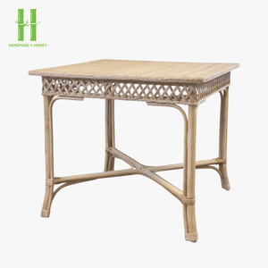 Table en rotin artisanale du Vietnam, design classique en osier naturel pour une décoration intérieure chaleureuse et une utilisation fonctionnelle dans le salon - Product Image 1