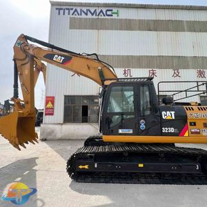 Excavatrice Caterpillar CAT323D2L d'occasion de haute qualité, poids opérationnel de 45 tonnes, moteur principal en bon état de marche, vente à bas prix - Product Image 5