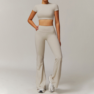 Conjunto de Yoga de alta calidad 2025 para mujer, conjunto de gimnasio de manga corta de secado rápido - Product Image 1