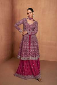 สูทสไตล์ salwar kameez Palazzo มีการปักอย่างหรูหราและลำดับการทำงานที่เหมาะสำหรับงานแต่งงานและงานรื่นเริง - Product Image 2