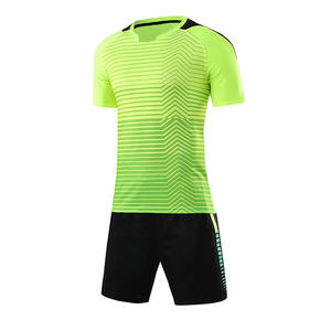 Camisetas de fútbol duraderas y cómodas, kits de fútbol con estilo para clubes y ligas, uniformes de fútbol con tela que absorbe la humedad - Product Image 6
