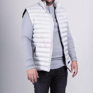 Chaleco acolchado de poliéster de alta calidad para hombre, recién llegado, Top de invierno con cierre de cremallera, decoración de logotipo, transpirable, MOQ bajo a la venta - Product Image 4