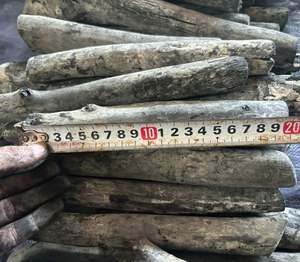 Charbon de bois blanc 100% naturel - Charbon de bois de bois dur de haute qualité pour barbecue, en vente, exporté vers la Corée, le Japon, les États-Unis depuis le Vietnam - Product Image 5