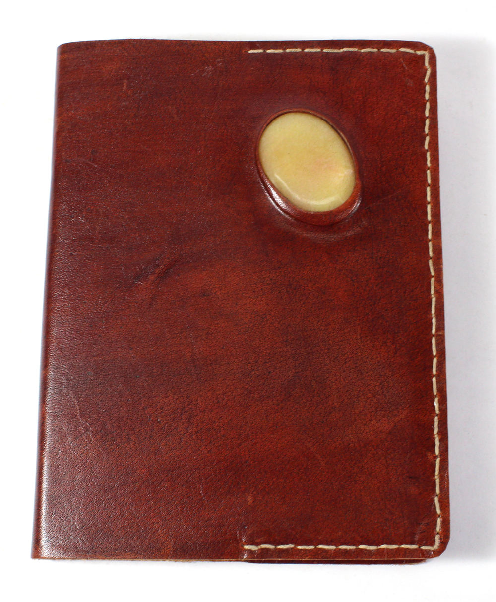 สีน้ำตาล