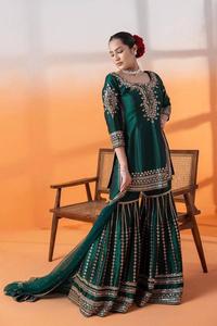 Fil de soie Chinon traditionnel avec haut de travail à broderie séquentielle et Sharara avec bordure en dentelle à quatre côtés Dupatta - Product Image 2