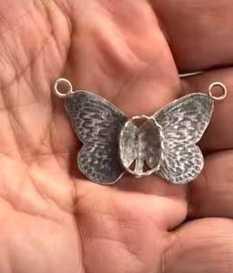 Composant de recherche de bijoux en forme de papillon en laiton de haute qualité pour les expressions créatives - Product Image 1