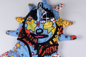 Sudadera con estampado personalizado para hombre con arte texturizado en relieve y material grueso, ideal para looks urbanos y streetwear. - Product Image 5