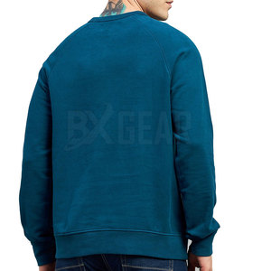 Sudadera de hombre al por mayor con ajuste elegante y tela transpirable perfecta para ropa de calle - Product Image 5