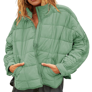 Veste matelassée pour femme, col montant, manteau d'hiver chaud et rembourré, veste élégante en vert sauge avec fermeture éclair intégrale - Product Image 3