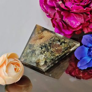 Handmade Tự Nhiên Labradorite Orgonite Kim Tự Tháp Reiki Chakra Cân Bằng Và Vastu Trang Trí Siêu Hình Sản Phẩm Bán Buôn - Product Image 5