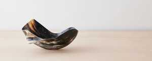 Cuenco de cuerno estilo Ángel Pulido moderno para uso diario ligero y duradero para bodas temáticas rústicas y ajustes de mesa - Product Image 2