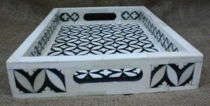 Bandeja de Servir Cuadrada Moderna Hecha a Mano con Incrustaciones de Hueso Natural Floral para el Hogar, Restaurantes y Hoteles, Hecha a Mano en India - Product Image 4