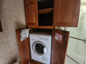 1RF43464072044825 Autocaravana Diésel de Clase Industrial de Bajo Kilometraje 2007, Tracción Trasera, Motor Turbo de 8.9L, 400hp, 1550Nm de Torque, Interior de Lujo OEM - Product Image 2