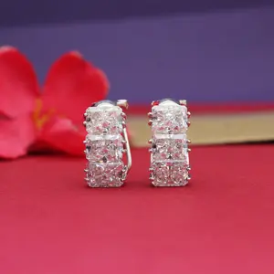 Boucles d'oreilles à levier en cristal, bijoux élégants en argent pour femmes - Product Image 1