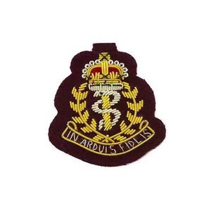 Vente en gros de qualité supérieure nouveau design 2025 brodé à la main en silicone personnalisé fait à la main broderie lingots badges OEM - Product Image 6