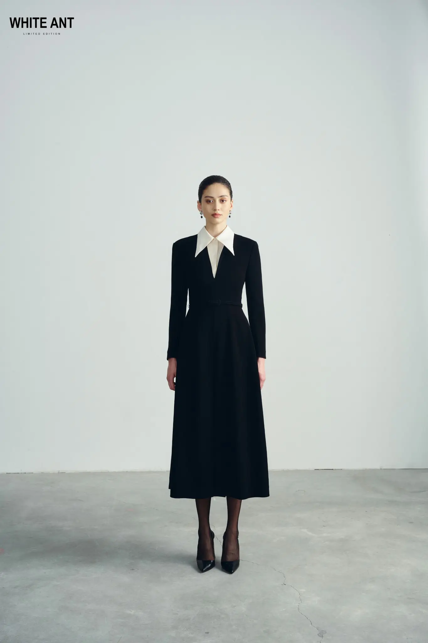 Yüksek kalite uzun siyah alevlendi elbise yaka ANDREA MIDI elbise 100% Polyester rahat elbiseler Vietnam üretici