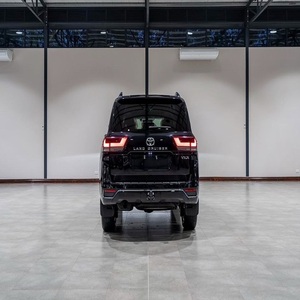 SUV diesel 8 places le plus vendu en 2022, R19, conduite à droite, intérieur cuir foncé - Product Image 2