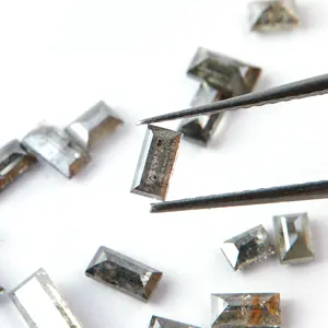 Diamante Baguette Natural Suelto para Joyería, Certificado IGI, Buen Corte, Estilo Sal y Pimienta - Product Image 3