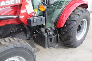 Tractor Agrícola IH Farmall 55A 2022 con Tracción en las 4 Ruedas y Transmisión por Engranajes - Product Image 2
