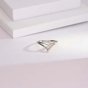 แหวนสัญญาสำหรับผู้หญิง รุ่นครีสเซนต์ เวิร์จ ทอง 14k ชุบโรเดียม - Product Image 1