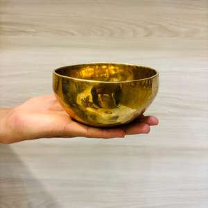 Produit d'artisanat en métal de bol chantant en bronze de style traditionnel pour la thérapie par le son et la guérison des chakras - Product Image 1
