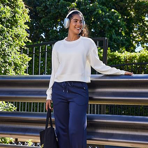 Pull chaud doux et respirant pour femme Sweat-shirt confortable décontracté ample élégant en polaire d'hiver haut surdimensionné - Product Image 5