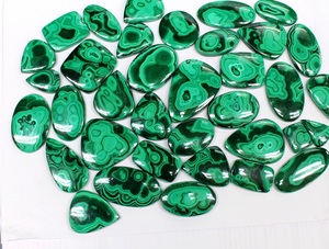 Malachite lisse Cabochon pierres naturelles en vrac dans différentes tailles toutes les tailles disponibles - Product Image 2