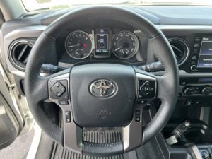Toyota Tacoma 4WD SR5 2023 Usada en Buen Estado - Product Image 4