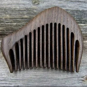 Otro peine de pelo con mango de madera hecho a mano para uso en Salón de la India, peine de madera al por mayor para uso comercial a la venta en - Product Image 1